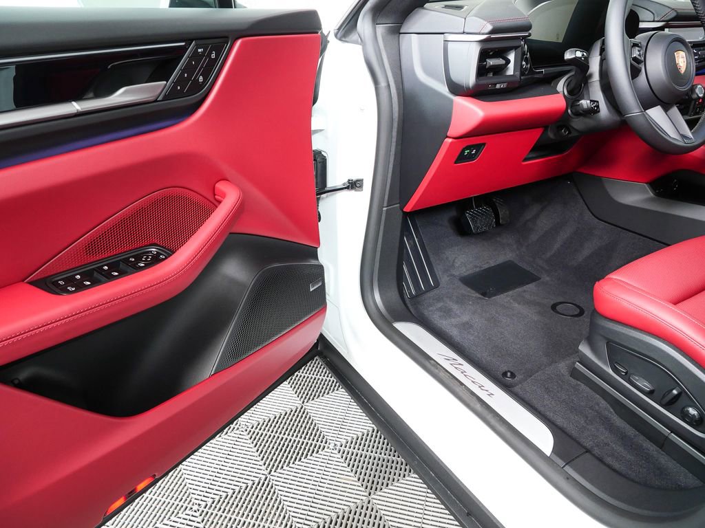 New 2026 Porsche Macan Electric image 8