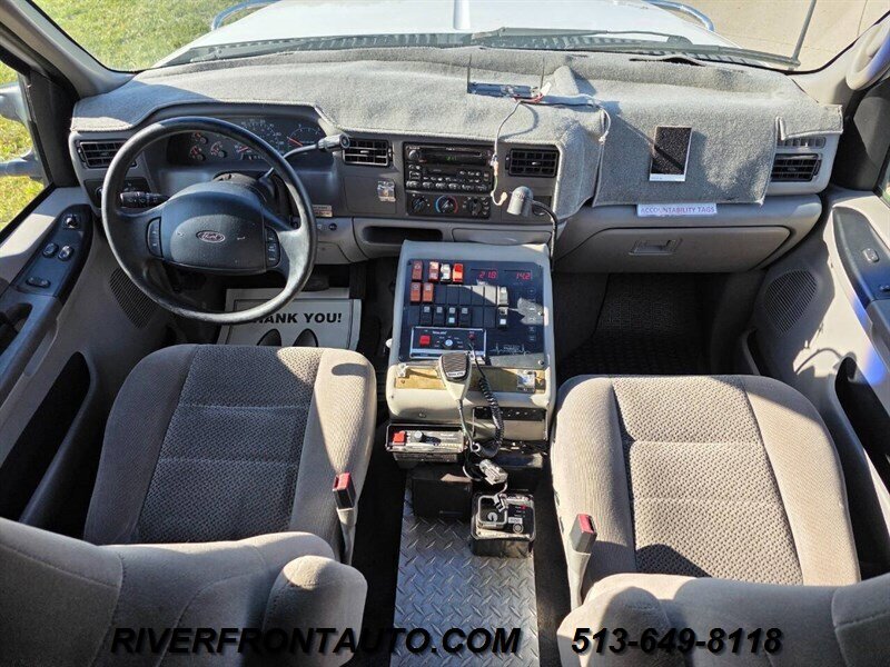 Used 2001 Ford F350 4x4 Regular Cab DRW Super Duty image 2