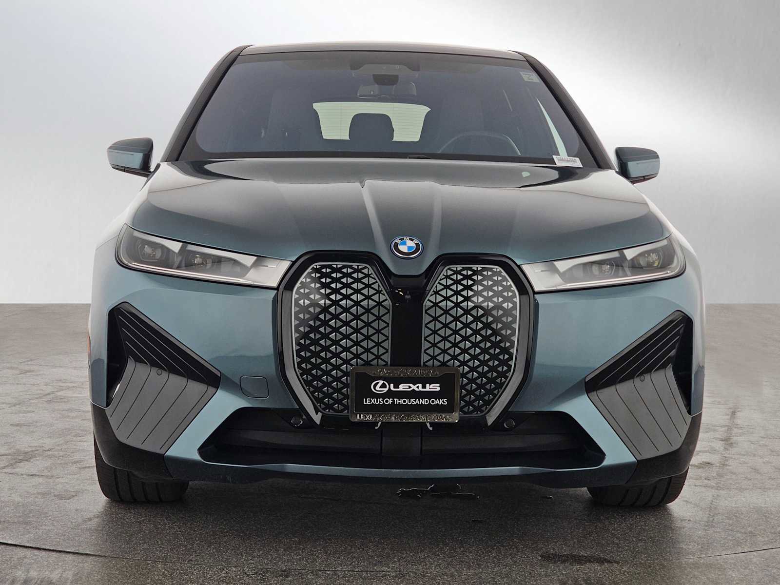 Used 2023 BMW iX xDrive50 w/ Premium Package image 8