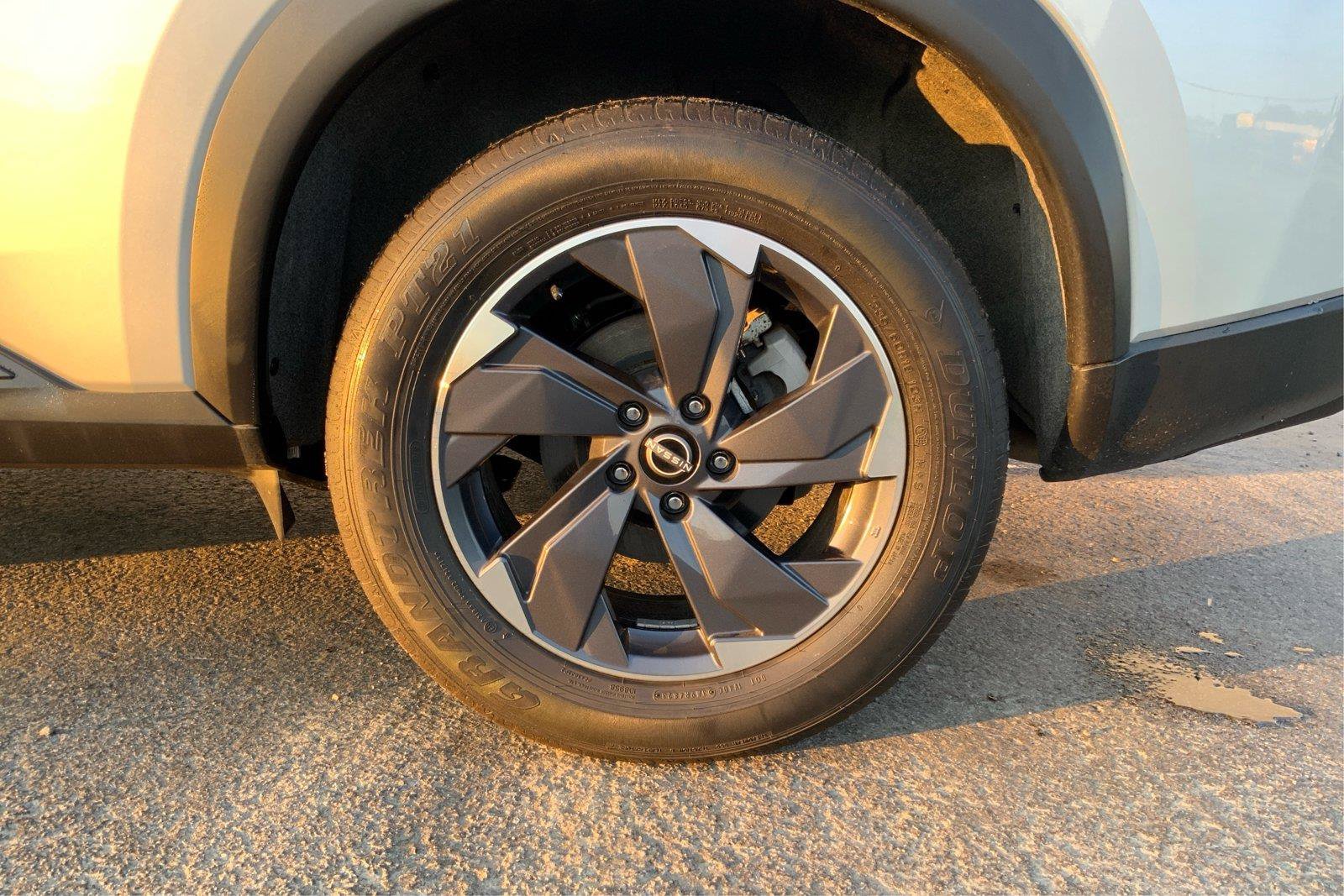 Used 2024 Nissan Rogue SV AWD/4WD image 28