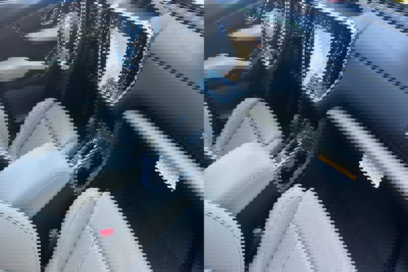 Used 2024 Subaru Ascent Limited w/ Technology Package image 19