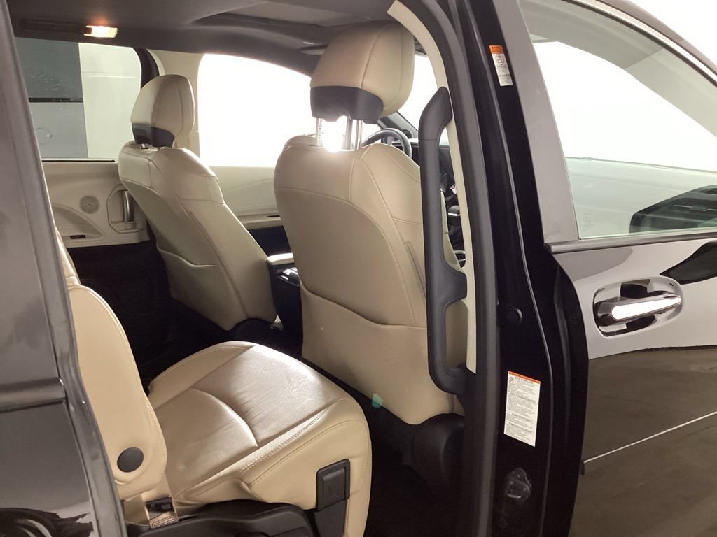 Used 2024 Toyota Sienna Limited AWD/4WD image 25