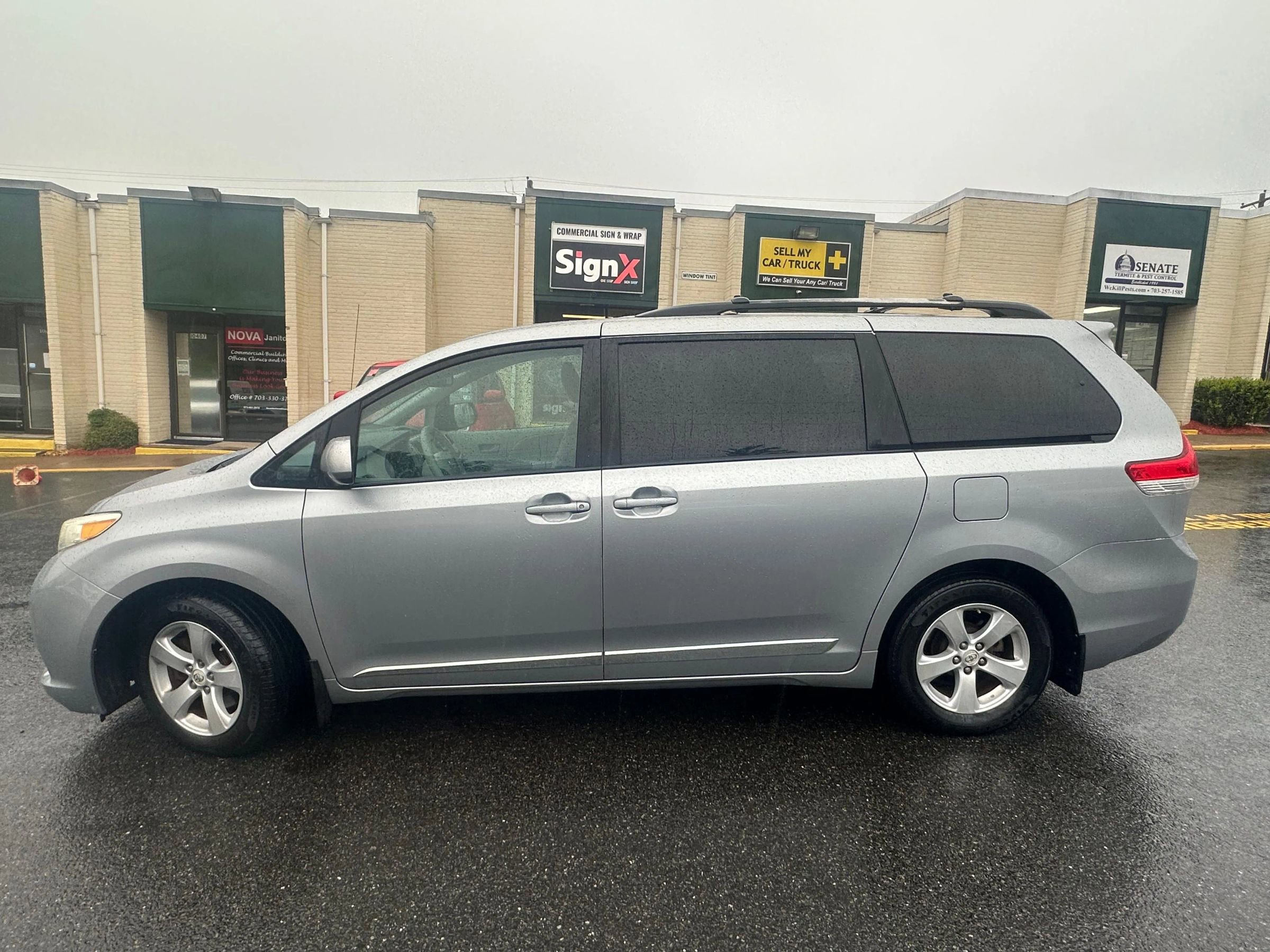 Used 2013 Toyota Sienna LE FWD image 5