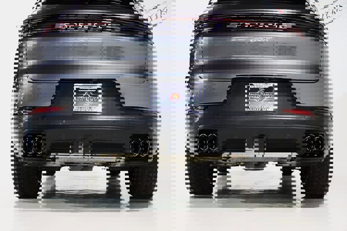 Used 2024 Porsche Cayenne image 35