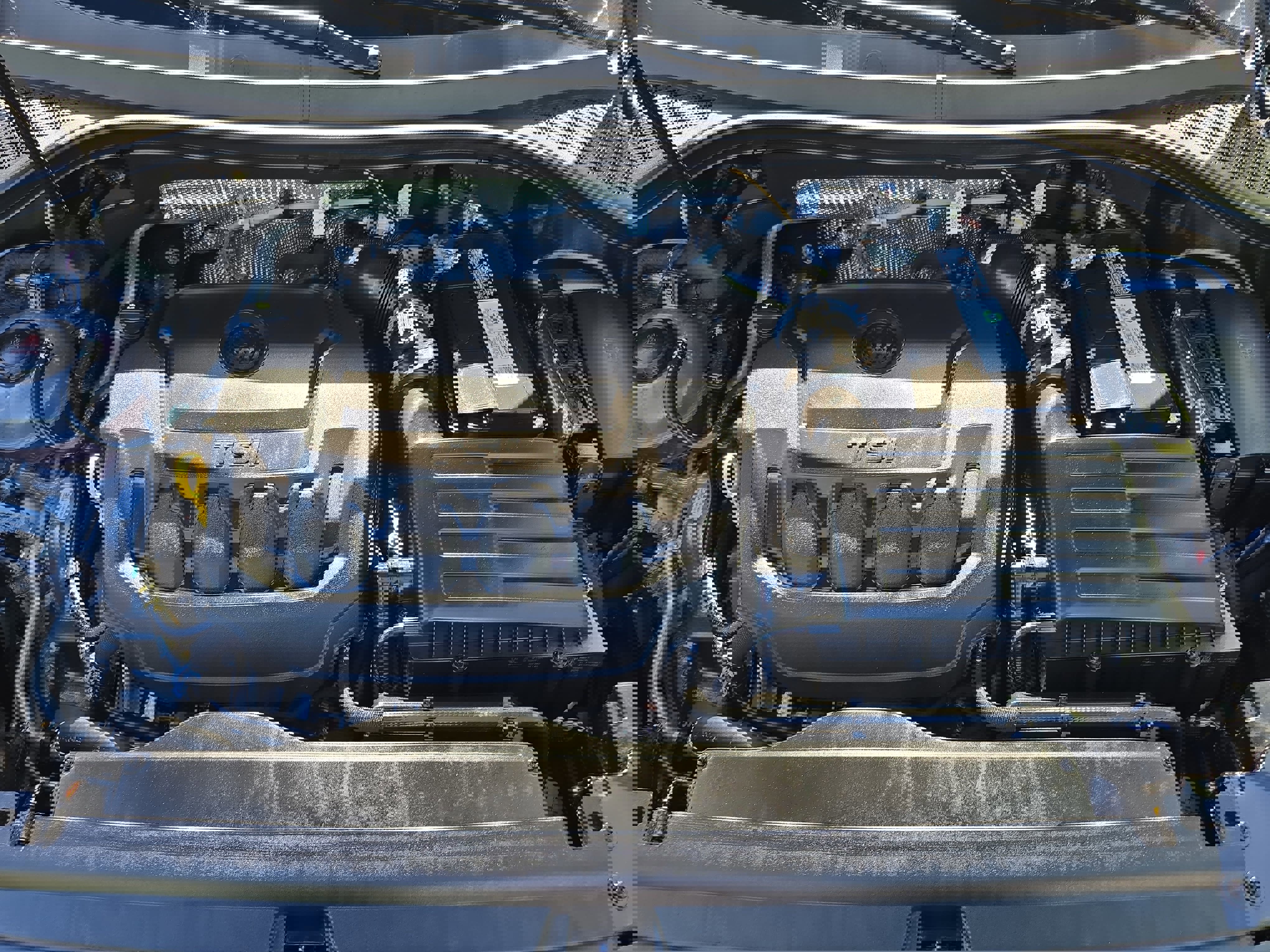 Used 2024 Volkswagen Tiguan SE R-Line image 31