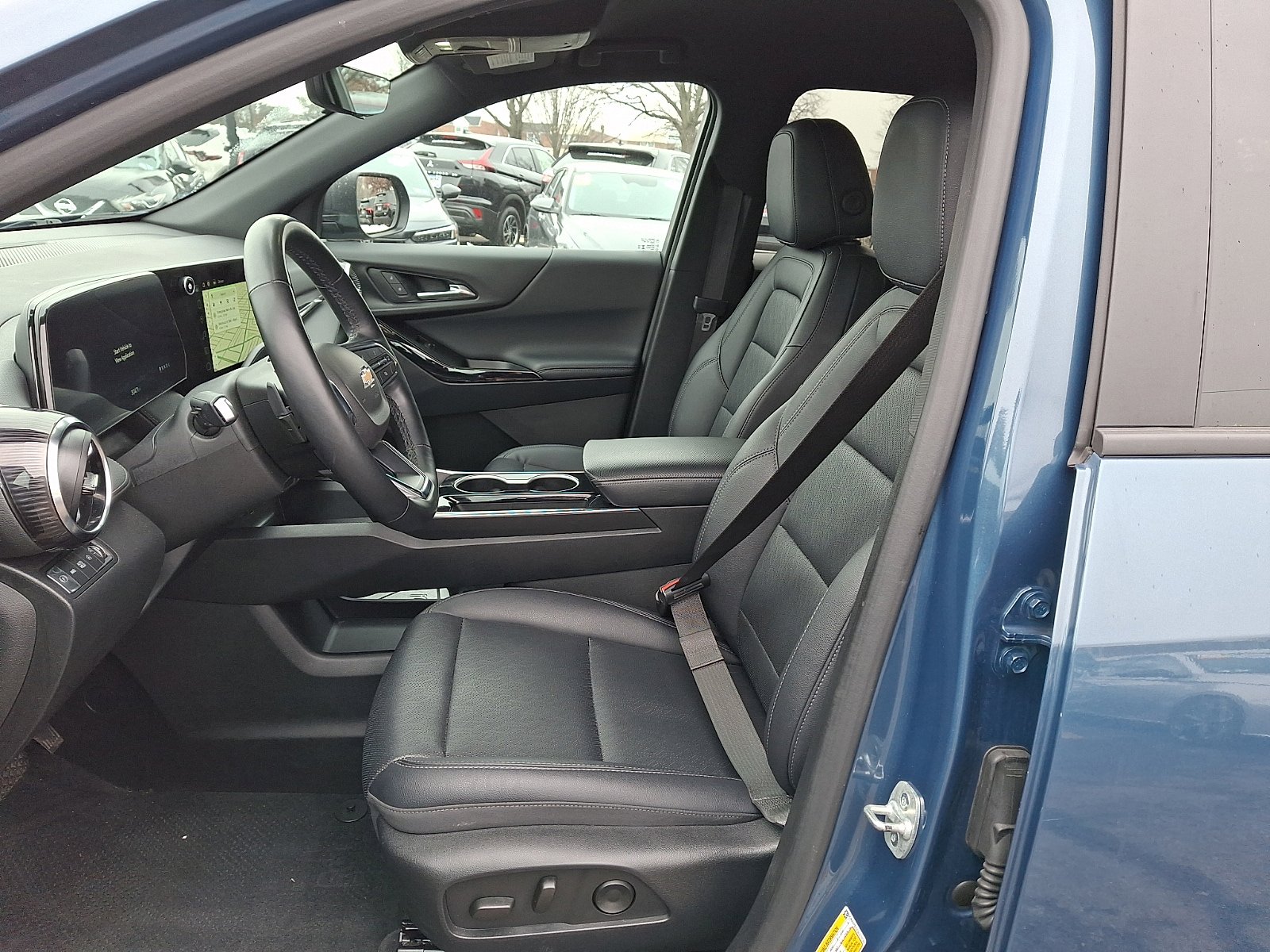 Used 2025 Chevrolet Equinox LT w/ Convenience Package II AWD/4WD image 13