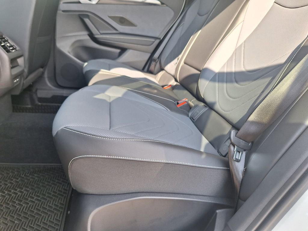 New 2026 Volkswagen Tiguan SE image 21