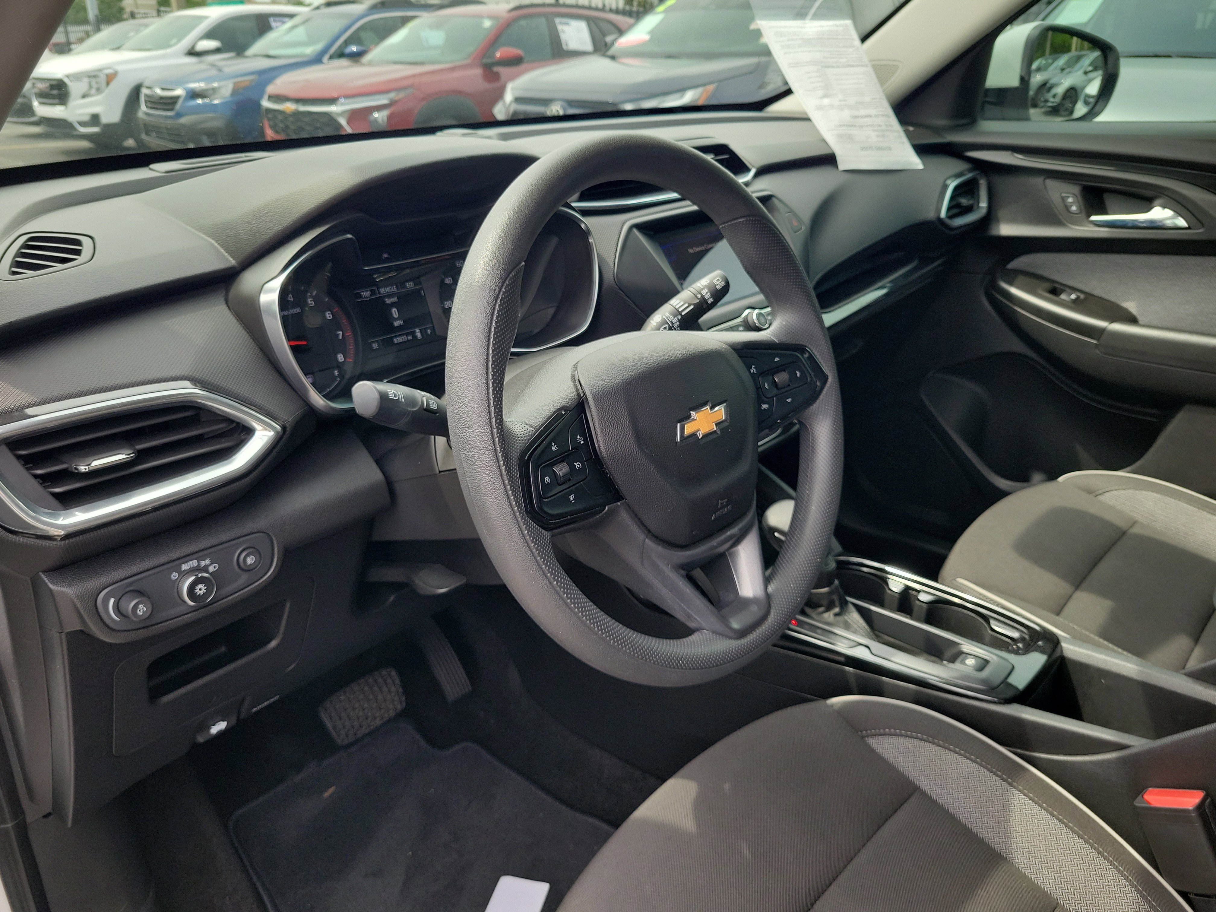 Used 2023 Chevrolet TrailBlazer LT FWD image 22