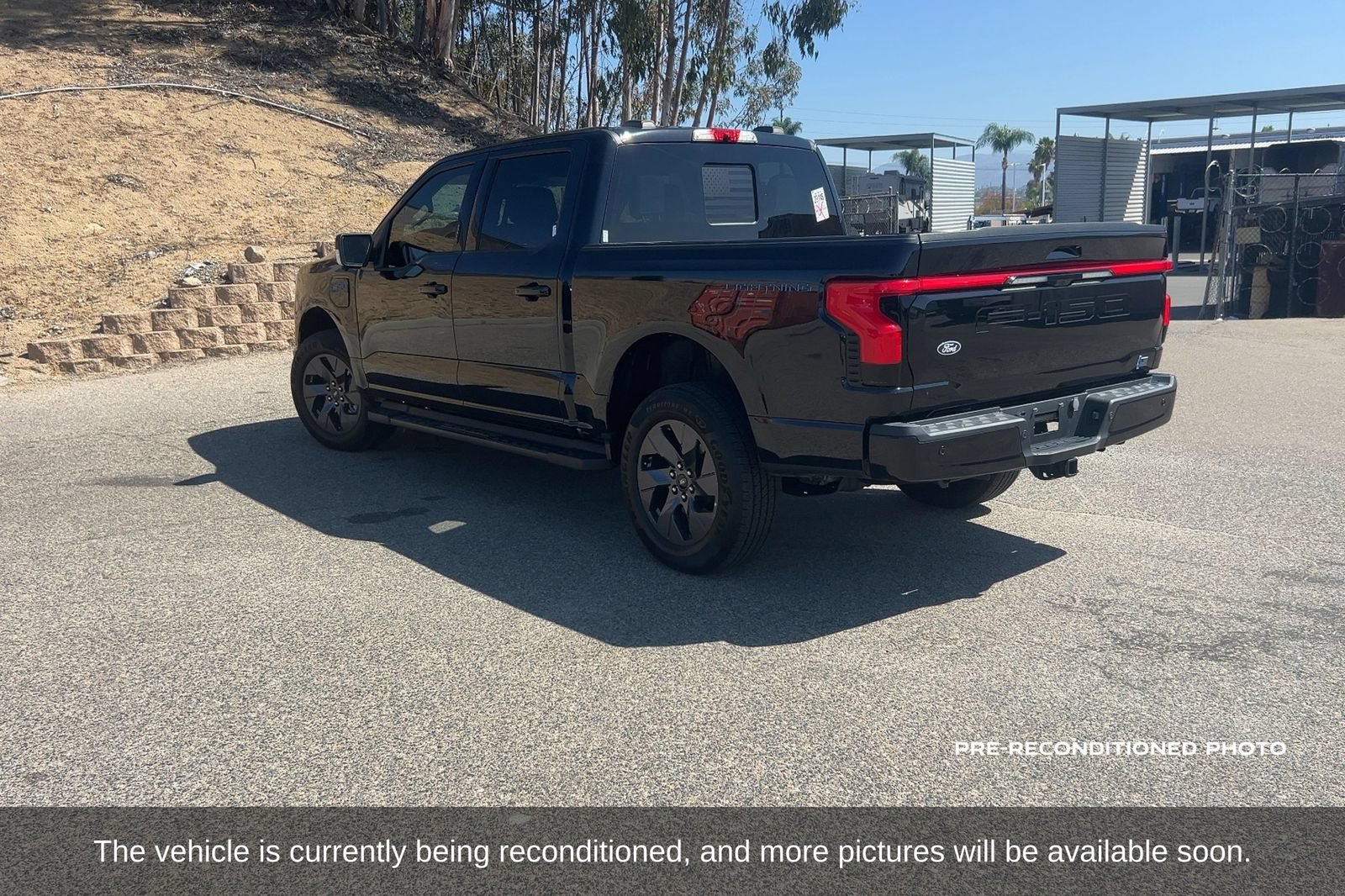 Used 2024 Ford F150 Lightning Lariat AWD/4WD image 8