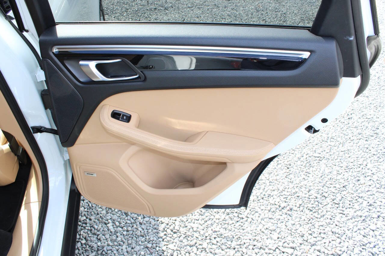 Used 2017 Porsche Macan image 24