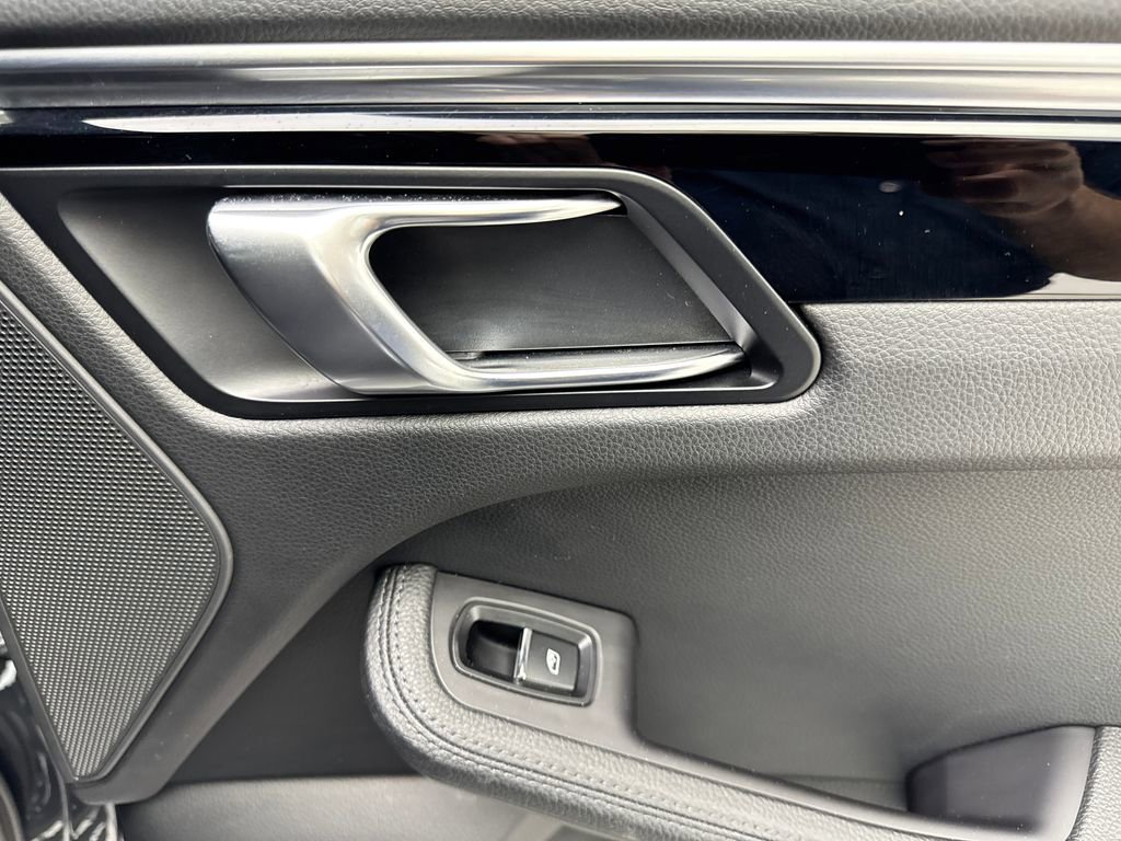 Used 2021 Porsche Macan image 42