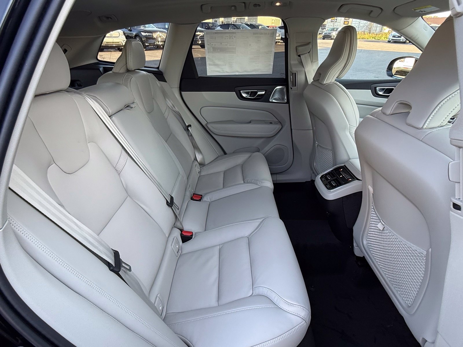 New 2027 Volvo XC60 B5 Ultra AWD/4WD image 16