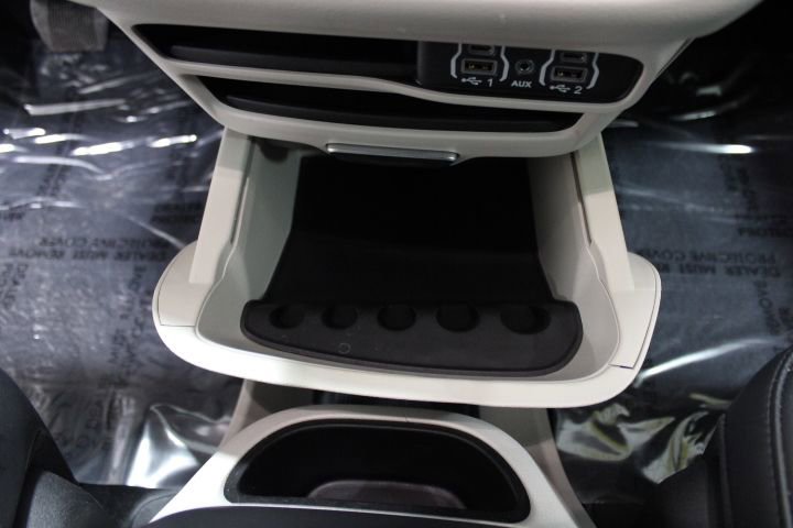 Used 2024 Chrysler Pacifica Touring-L image 22