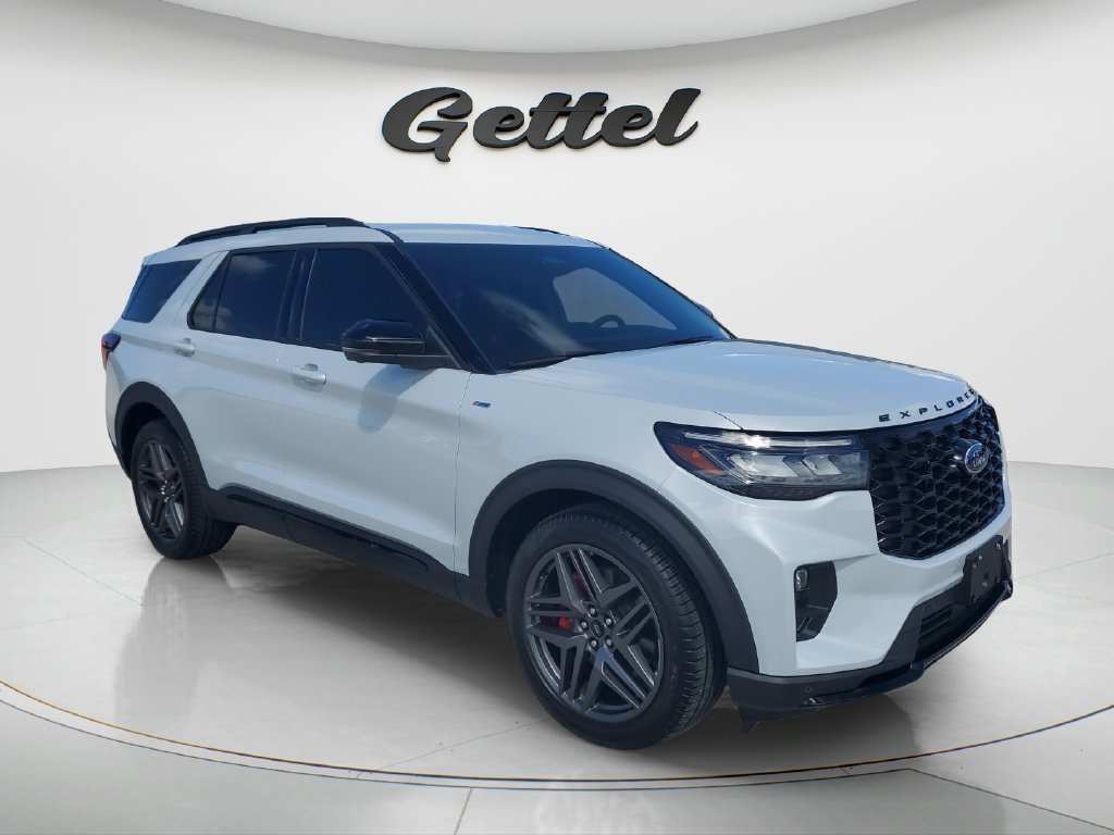 Used 2026 Ford Explorer ST-Line w/ ST-Line Street Pack RWD image 3