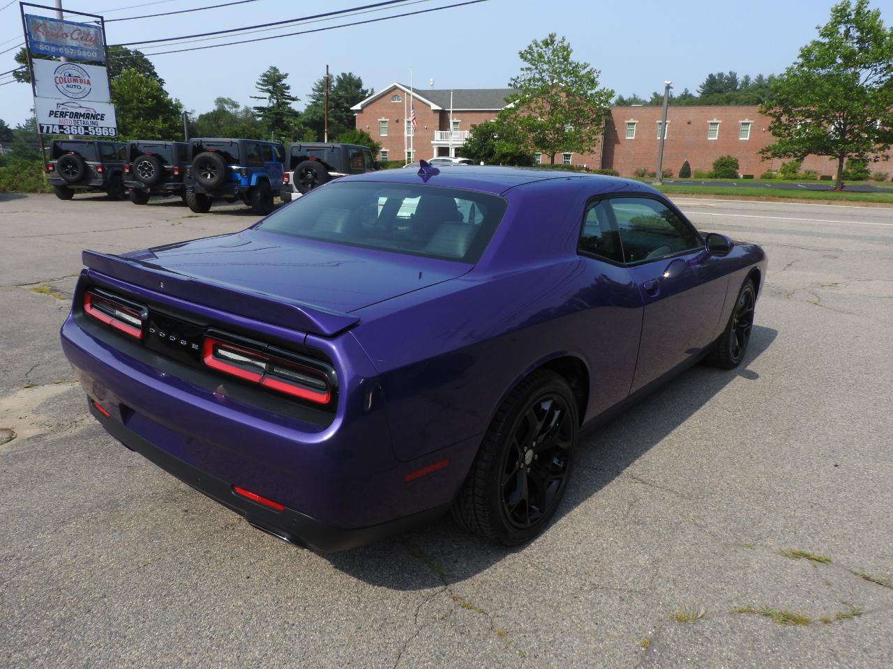 Used 2016 Dodge Challenger SXT Plus RWD image 4