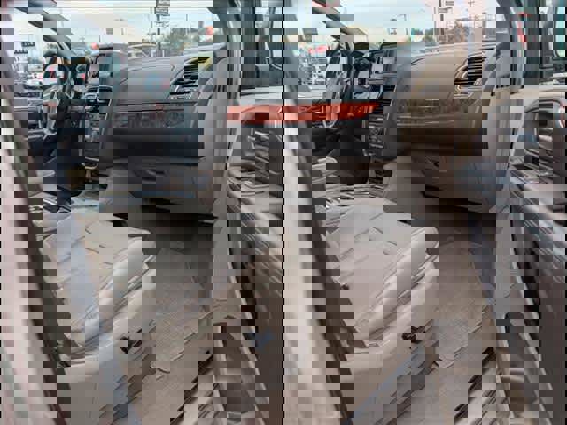 Used 2015 Chrysler Town & Country Limited Platinum image 26