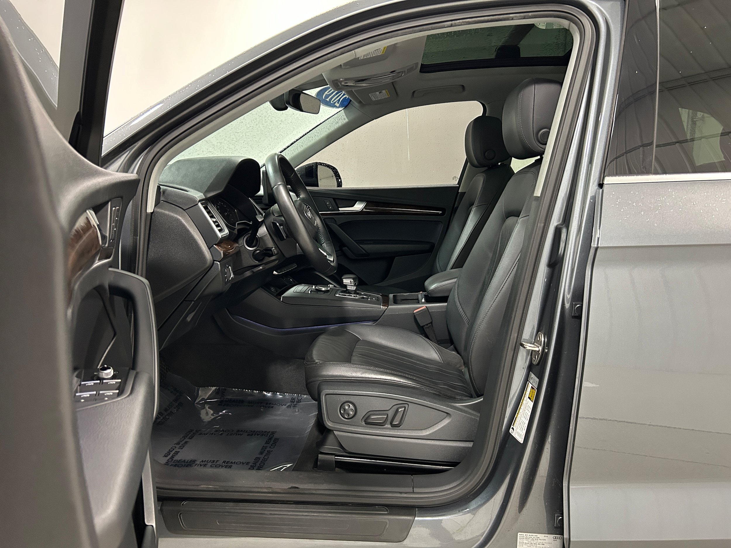 Used 2019 Audi Q5 2.0T Premium w/ Convenience Package AWD/4WD image 4