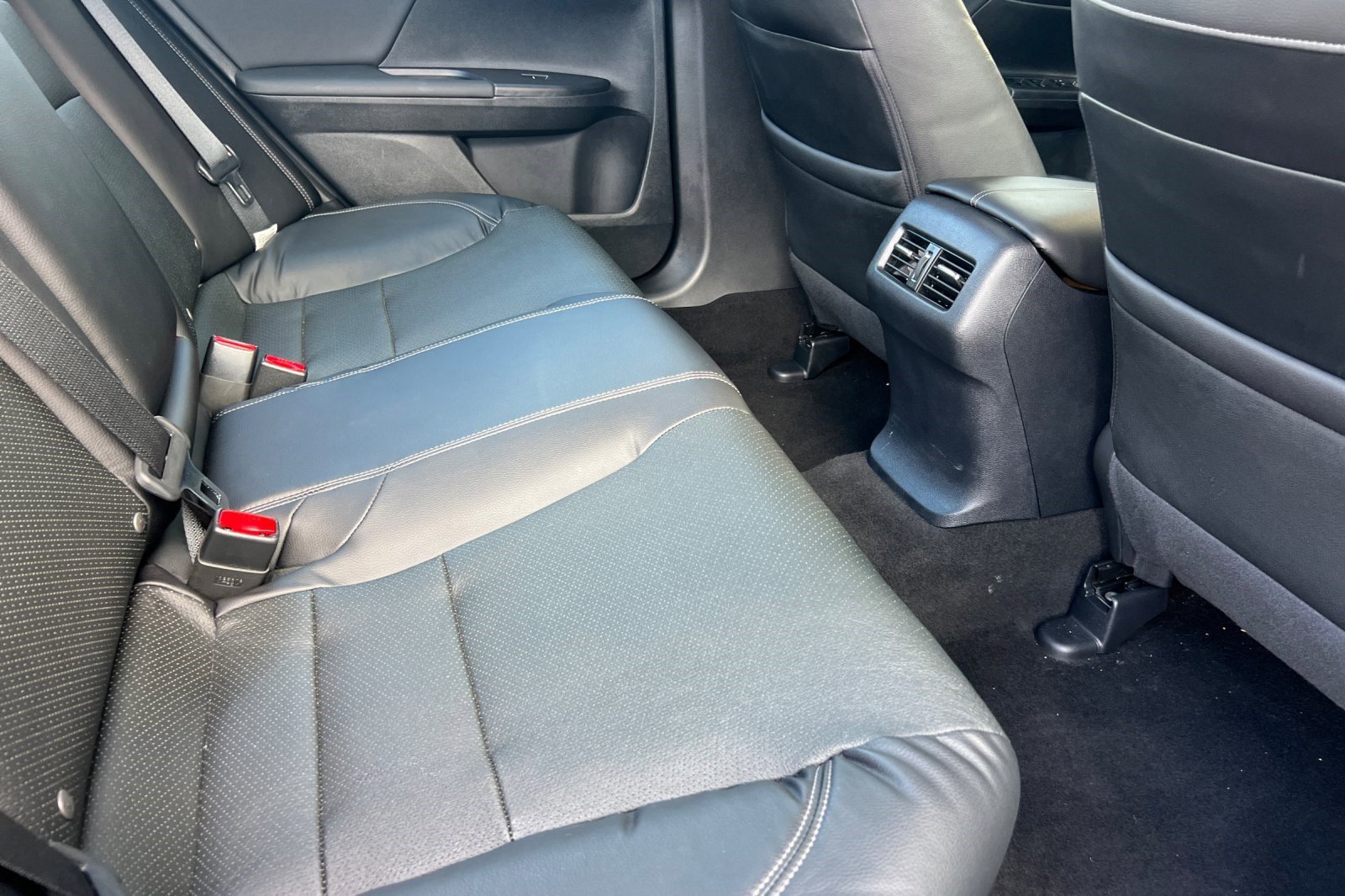 Used 2017 Honda Accord EX-L image 29