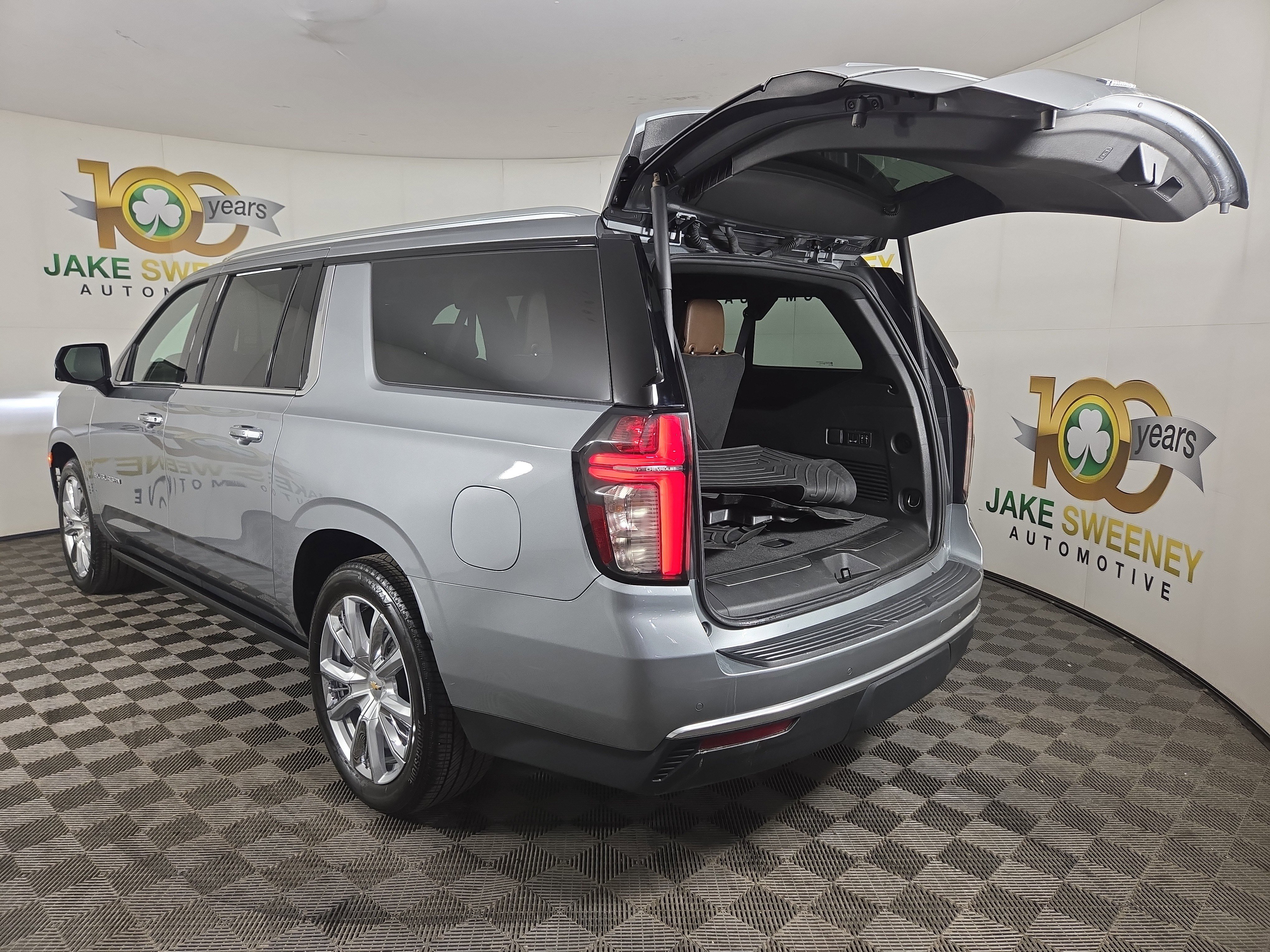 Certified 2023 Chevrolet Suburban High Country image 34
