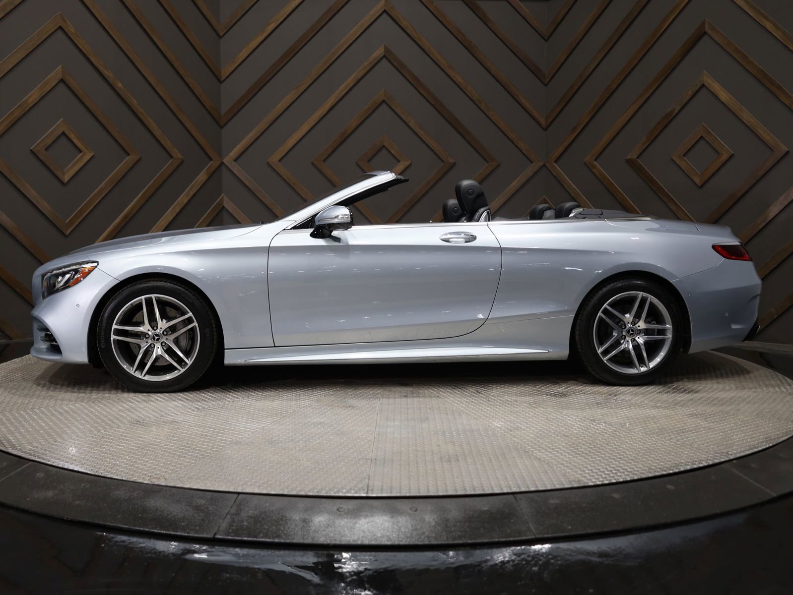 Used 2019 Mercedes-Benz S 560 Cabriolet w/ AMG Line Exterior image 14