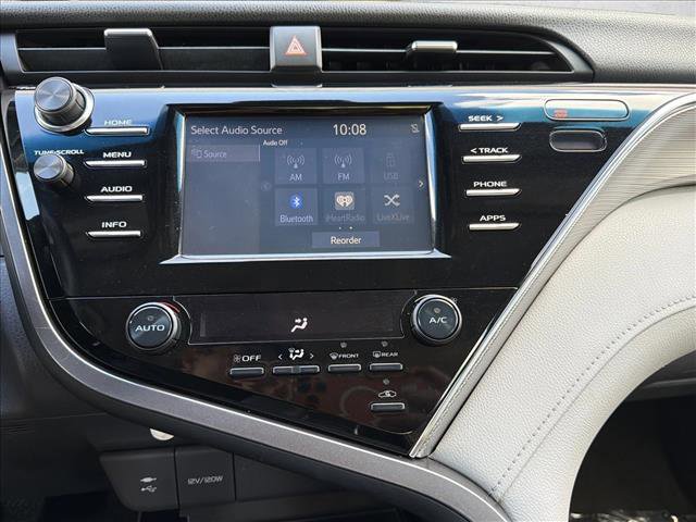 Used 2018 Toyota Camry SE FWD image 18