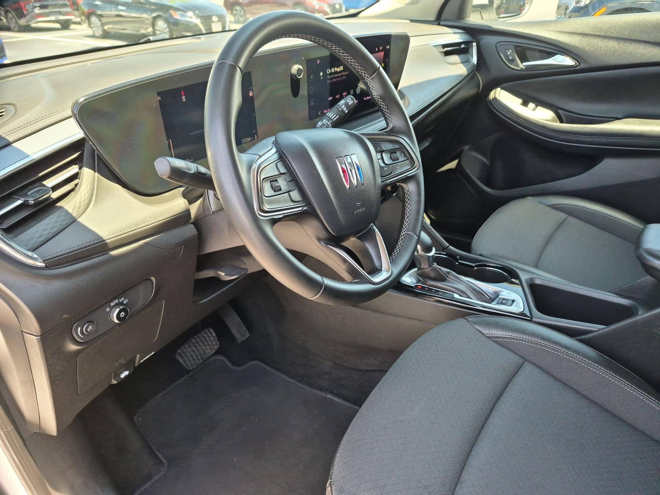 Used 2025 Buick Encore GX Preferred FWD image 16