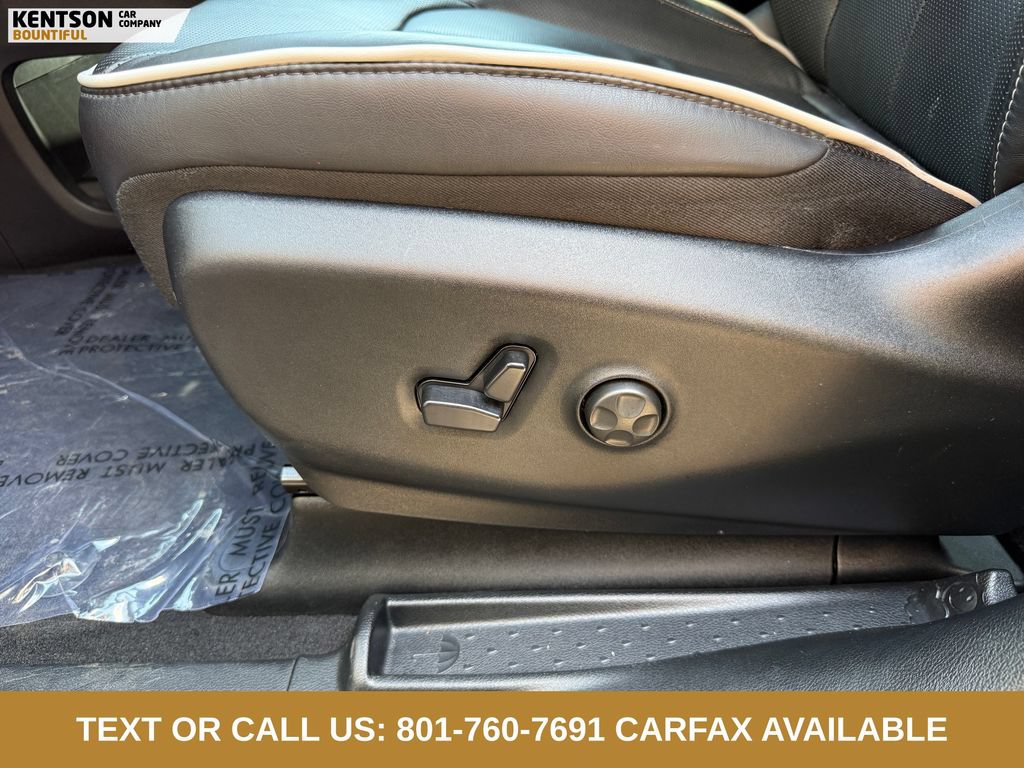 Used 2026 Chrysler Pacifica Limited FWD image 32