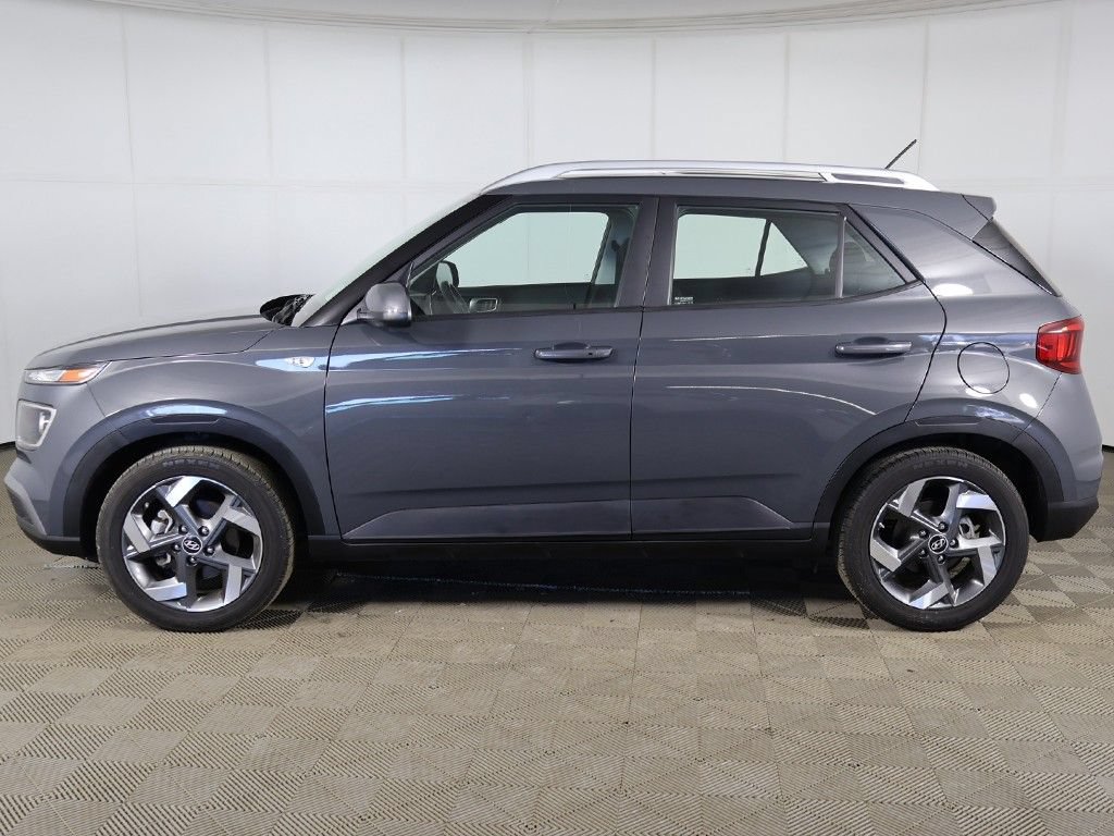 Certified 2024 Hyundai Venue SEL FWD image 12