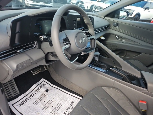 Certified 2025 Hyundai Elantra Sport image 9
