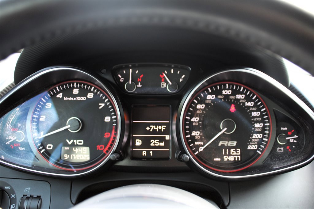Used 2010 Audi R8 V10 image 23