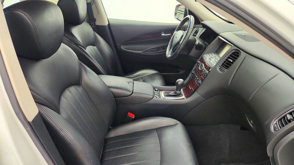 Used 2017 INFINITI QX50 AWD w/ Premium Plus Package image 24
