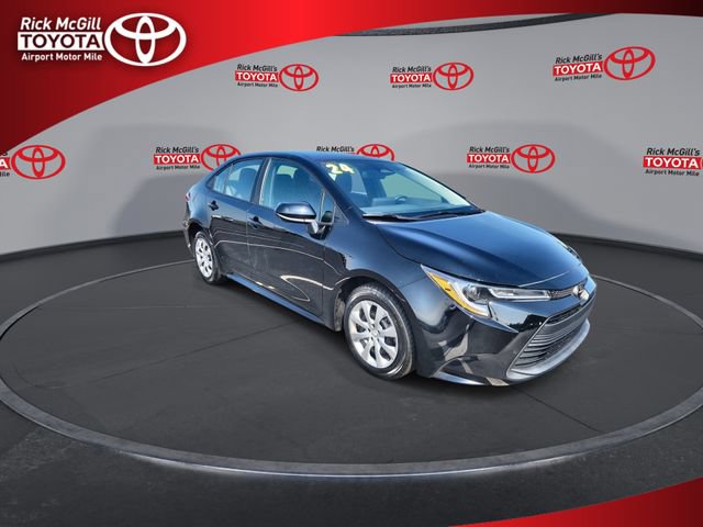 Used 2024 Toyota Corolla LE FWD image 2