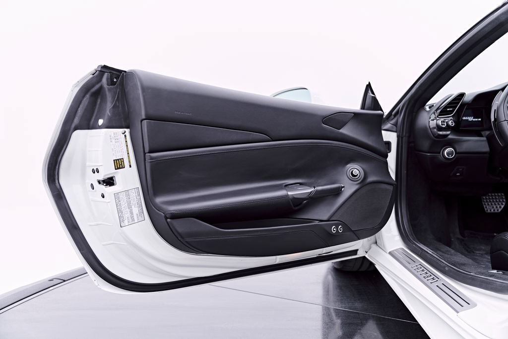 Used 2019 Ferrari 488 Spider RWD image 48