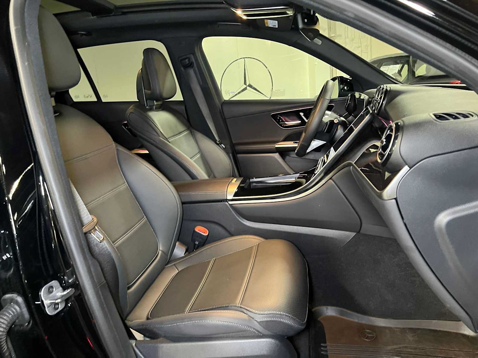 Used 2026 Mercedes-Benz GLC 300 4MATIC image 12