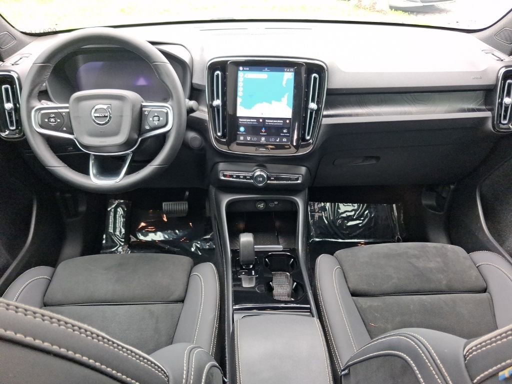 Used 2023 Volvo C40 P8 Recharge Ultimate w/ Protection Package Premier AWD/4WD image 9