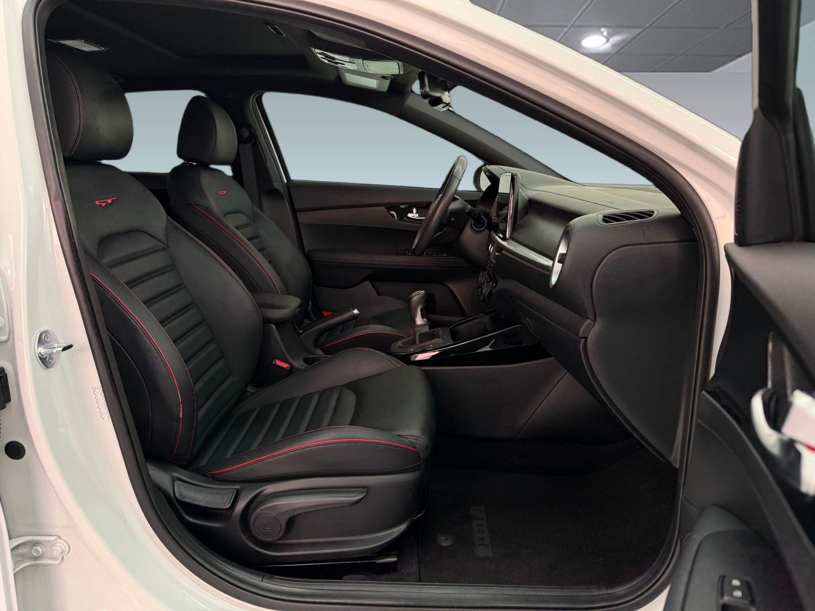 Used 2024 Kia Forte GT FWD image 24