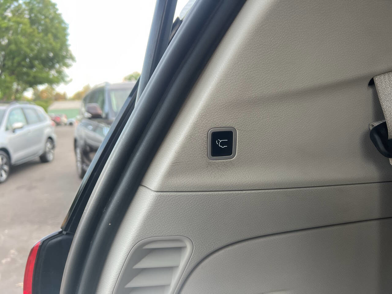 Used 2020 Chrysler Pacifica Touring-L image 29