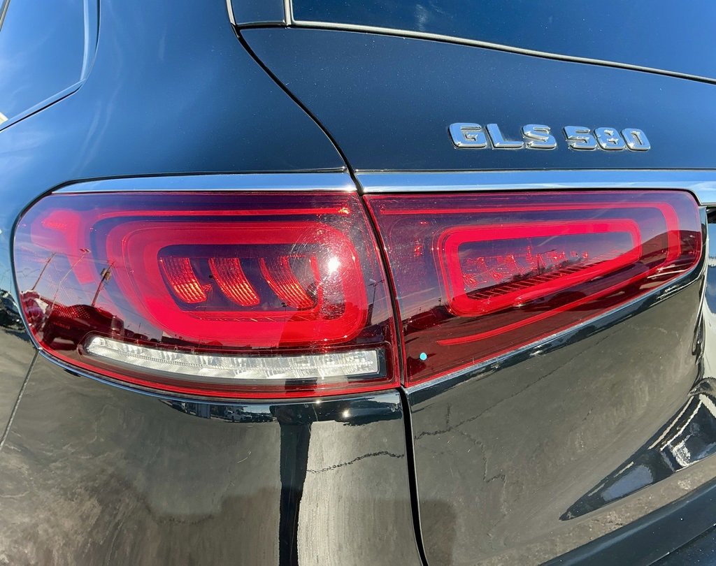 Used 2021 Mercedes-Benz GLS 580 4MATIC image 14