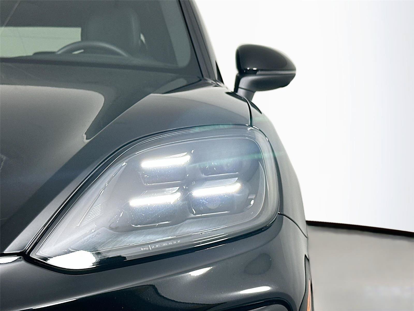 Certified 2025 Porsche Cayenne S AWD/4WD image 15