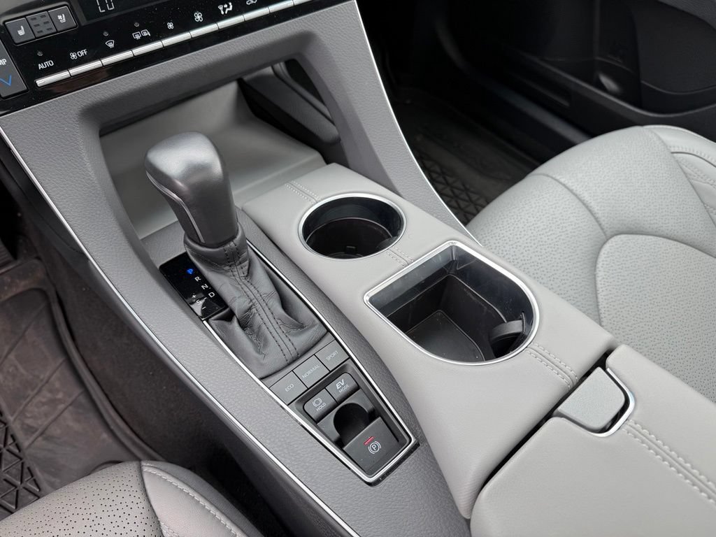 Used 2021 Toyota Avalon Limited w/ Advanced Safety Package FWD image 14