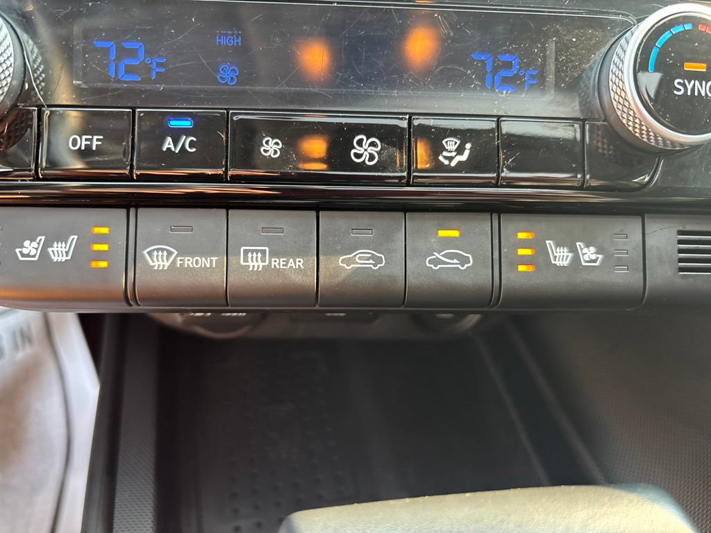 Used 2023 Hyundai Elantra Limited w/ Cargo Package FWD image 30