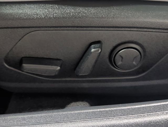 Certified 2025 Hyundai Elantra Limited image 29