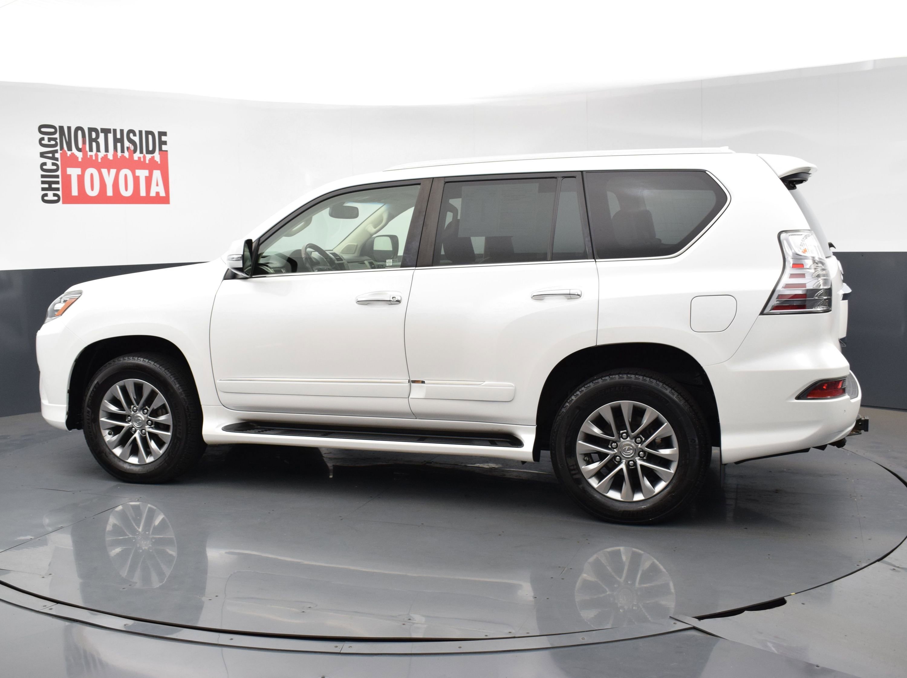 Used 2016 Lexus GX 460 Luxury image 2