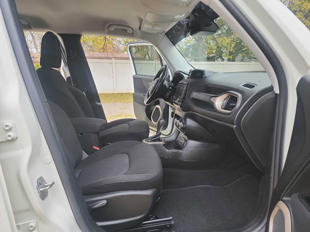 Used 2017 Jeep Renegade Latitude image 36