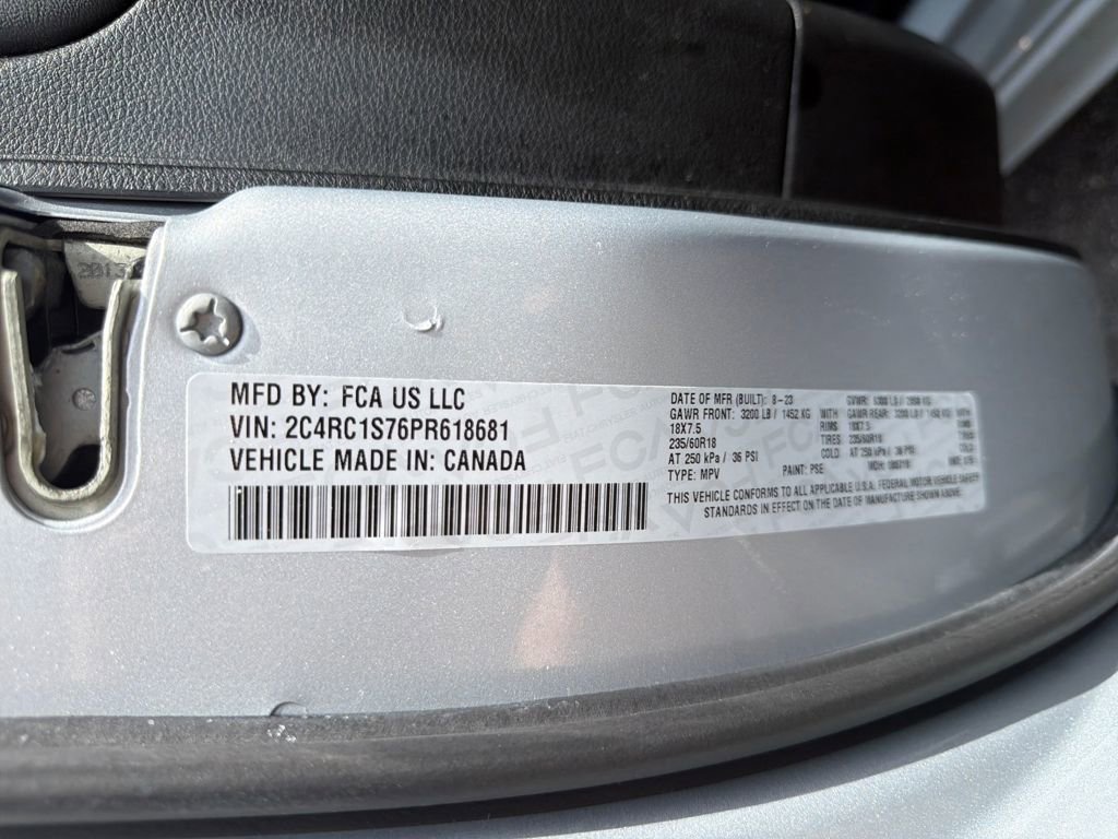 Used 2023 Chrysler Pacifica Limited w/ S Appearance Package image 24