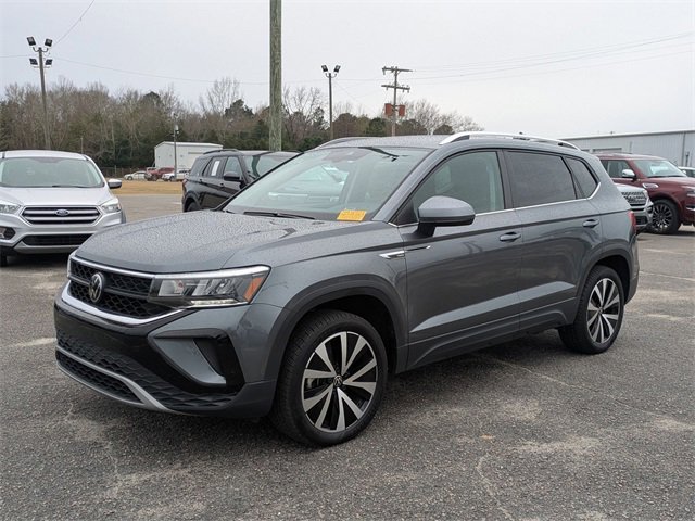 Used 2024 Volkswagen Taos SE image 7