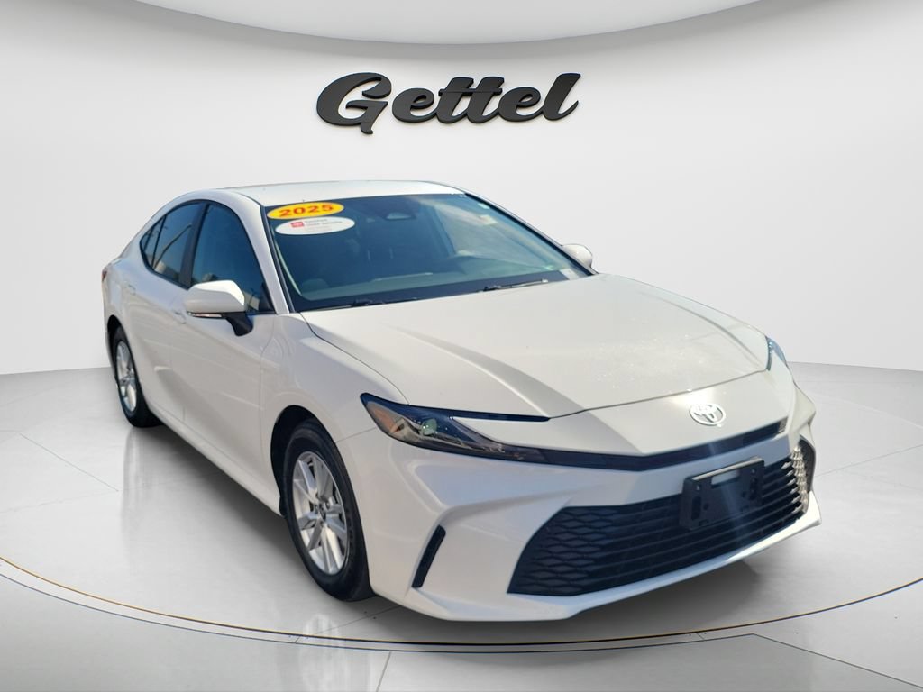 Used 2025 Toyota Camry LE w/ Convenience Package FWD image 3
