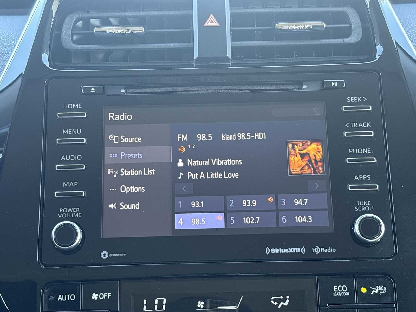 Used 2020 Toyota Prius Prime LE image 12