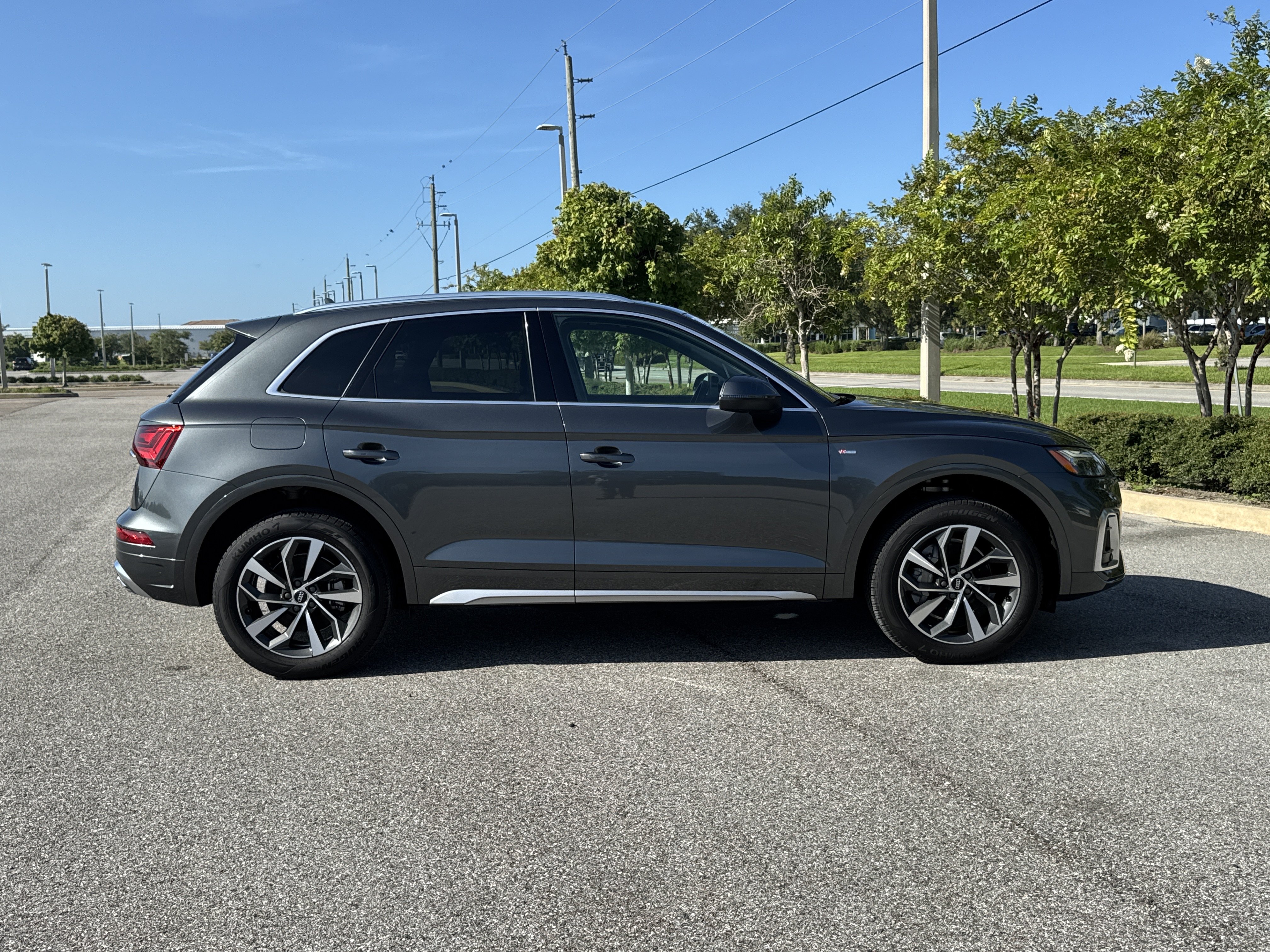 Certified 2023 Audi Q5 2.0T Premium Plus w/ Premium Plus Package AWD/4WD image 3
