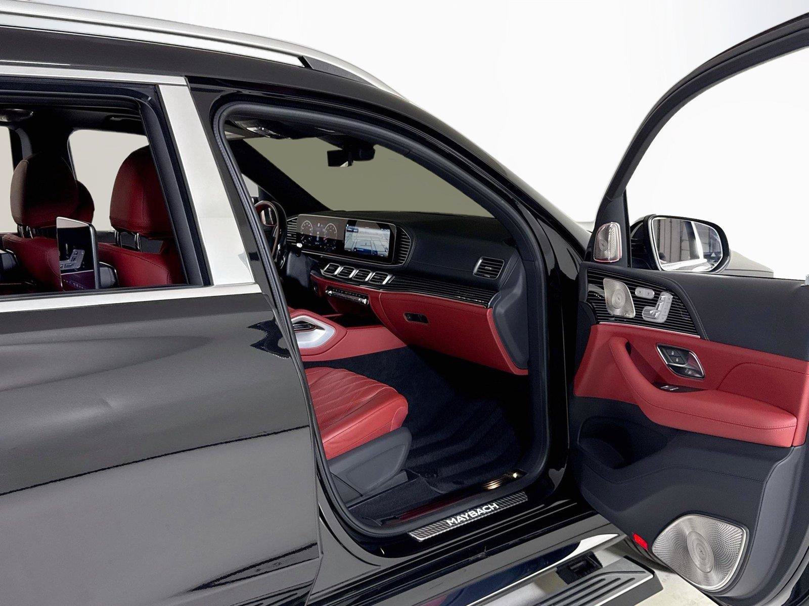 Used 2025 Mercedes-Benz Maybach GLS 600 4MATIC image 36